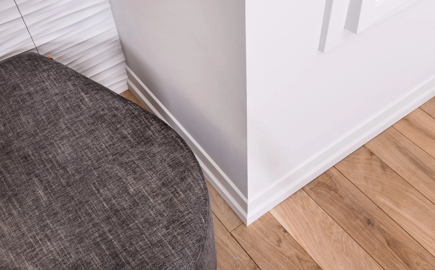 Plinta alba polimer dur Nmc FD22 130x18x2000mm - Shopdecor.ro Plinta poliuretan
