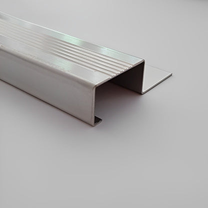 Profil protectie trepta din inox 12x24mm lungime 2.44ml - Shopdecor.ro Profil trepte inox