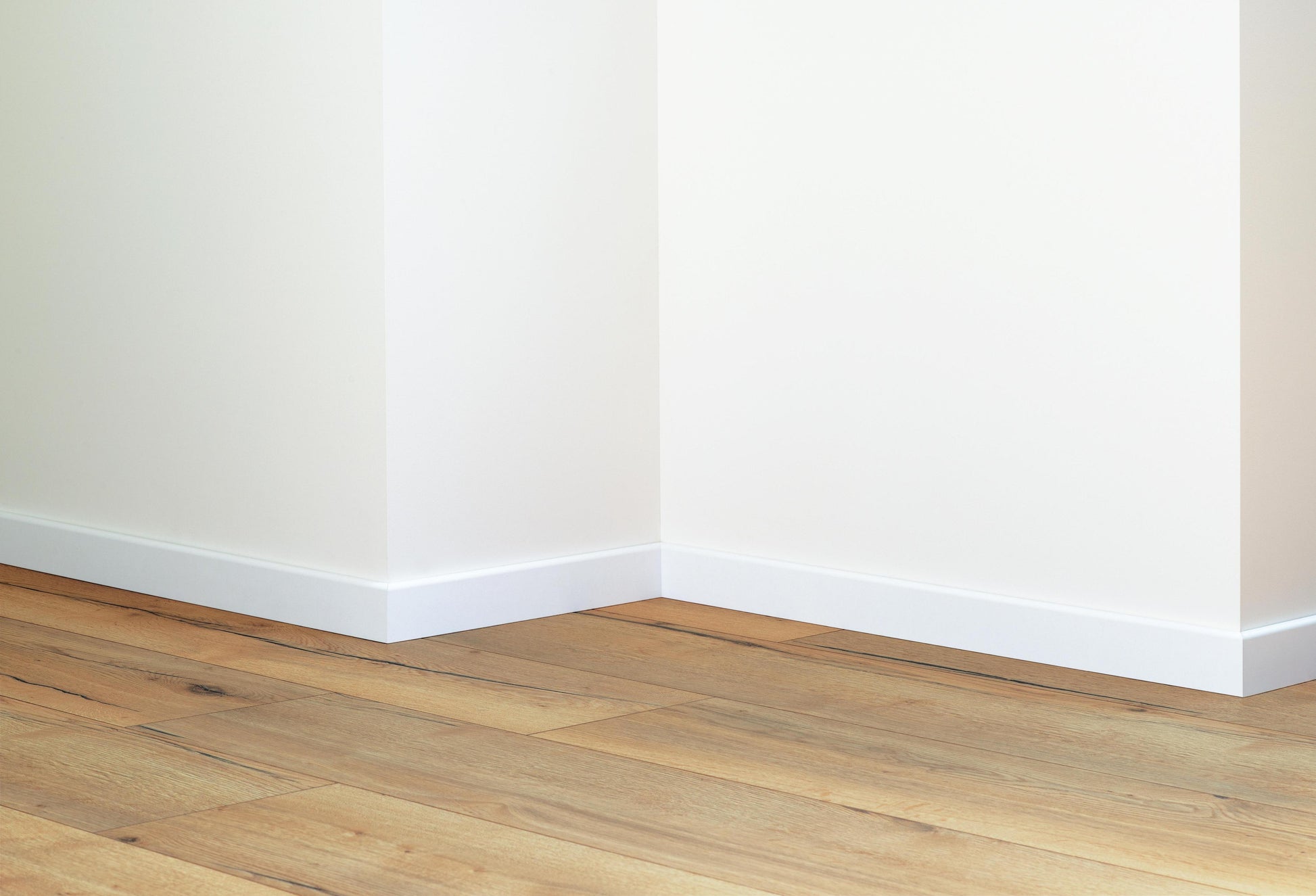 Plinta Mdf alba Egger Cubica 100x18x2400mm - Shopdecor.ro Plinta mdf