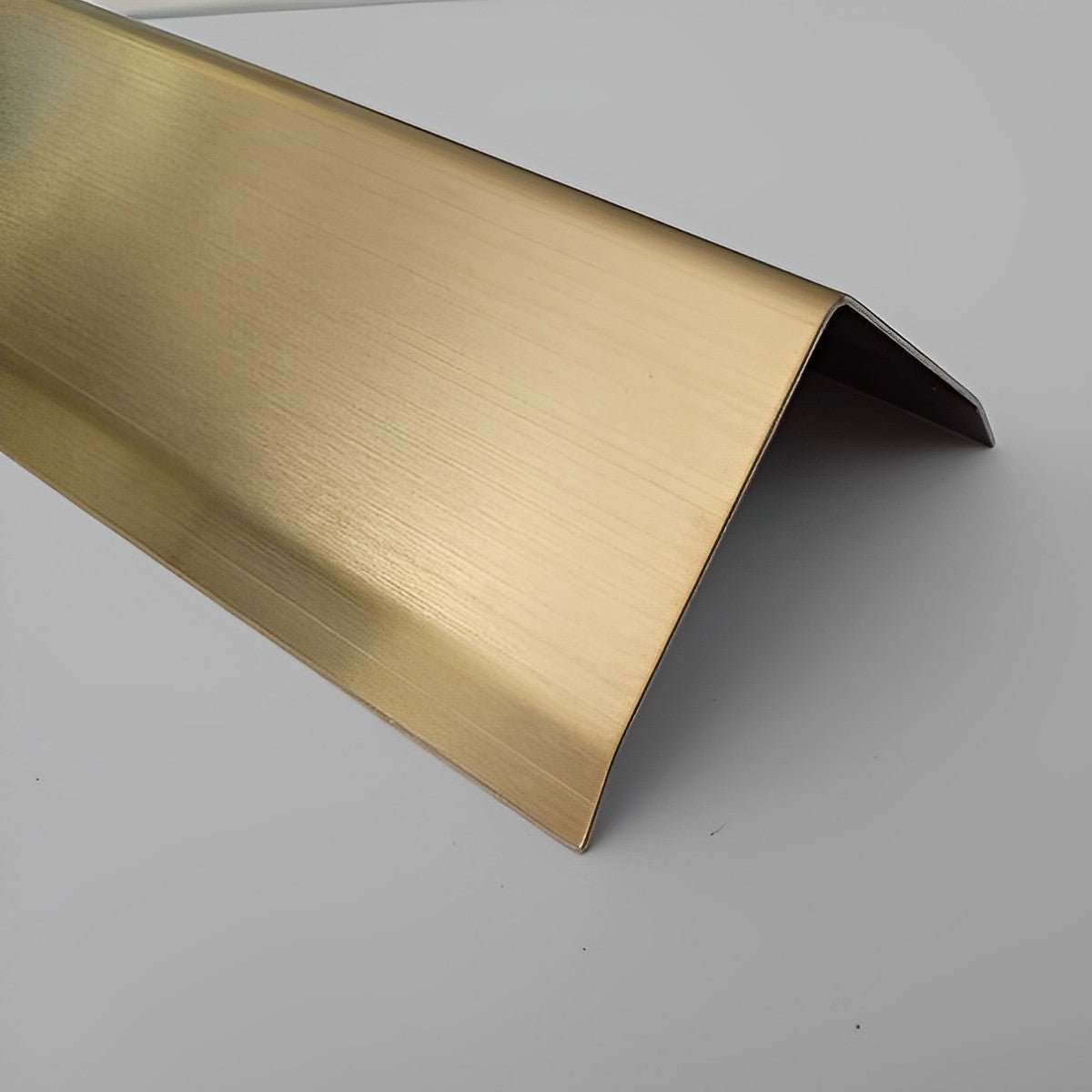 Cornier din inox cu laturi tesite 30x30mm - Shopdecor.ro Cornier inox